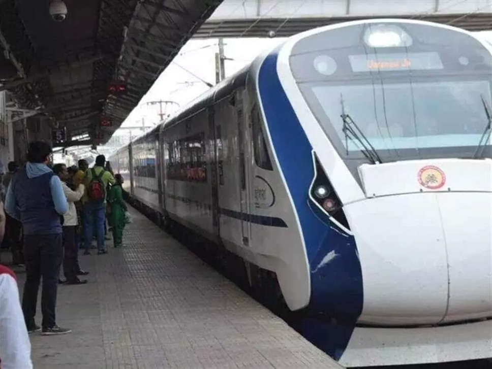 सितंबर की 30 तारीख से पटरी पर दौड़ेगी New Vande Bharat Train, यात्रियों को मिलेंगी ये धांसू सुविधाएं