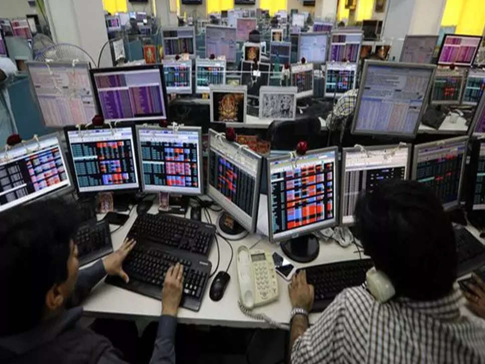 Share Market Today: अमेर‍िका में ब्‍याज दर बढ़ने से टूटा घरेलू शेयर बाजार, Sensex 393 अंक ग‍िरकर खुला