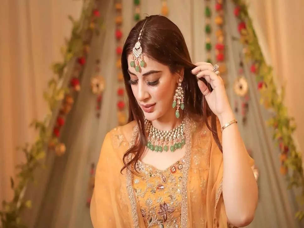 Wedding Photo of Mehreen Qazi: अतहर आमिर की पत्नी की शादी के दिन की तस्वीरें वायरल, बेहद खूबसूरत लग रही हैं महरीन काजी